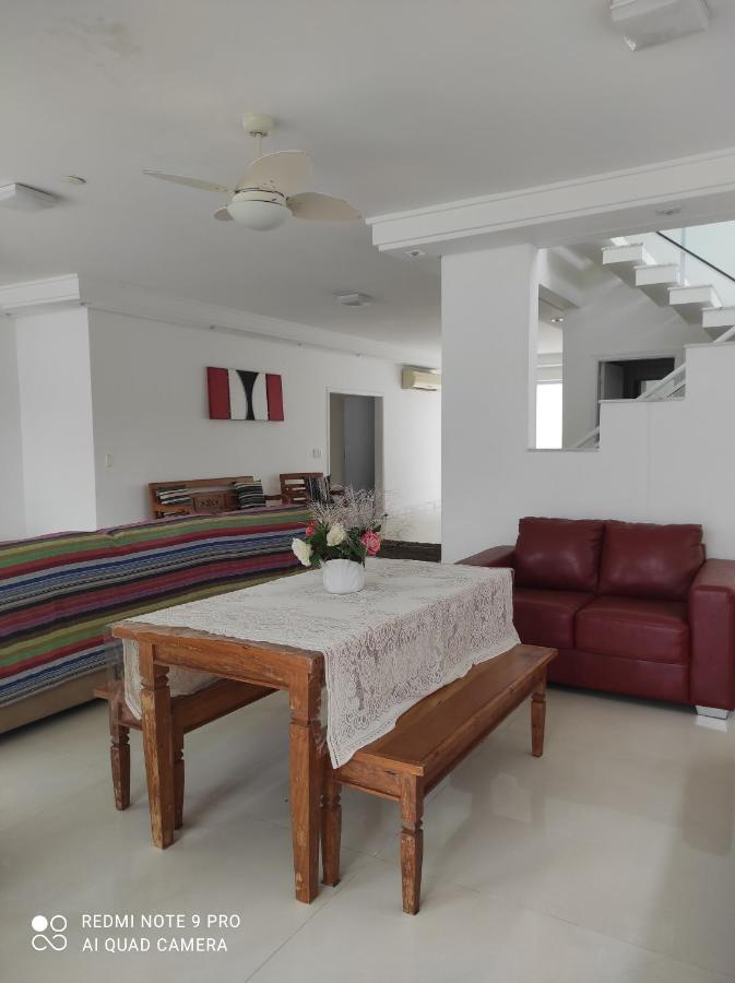Casa Com Piscina A 150M Da Praia Da Enseada Гуаружа Экстерьер фото